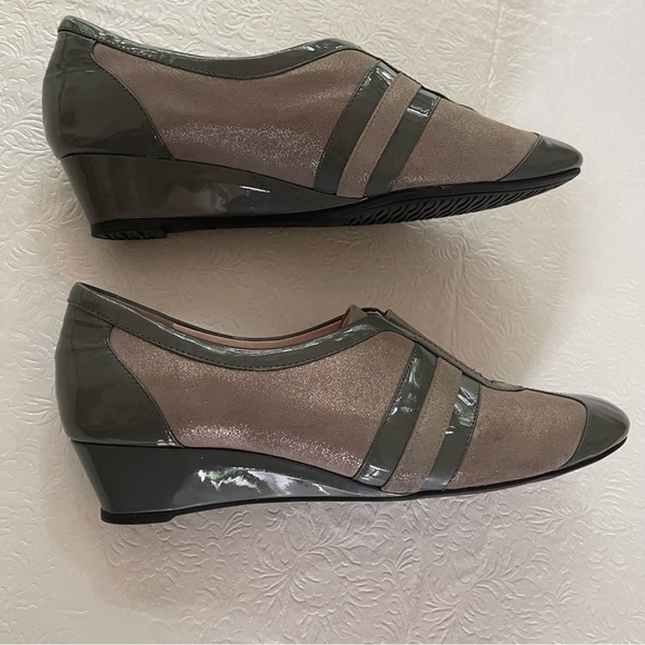 Taryn Rose Paislee Sneaker Wedge - Picture 8 of 12